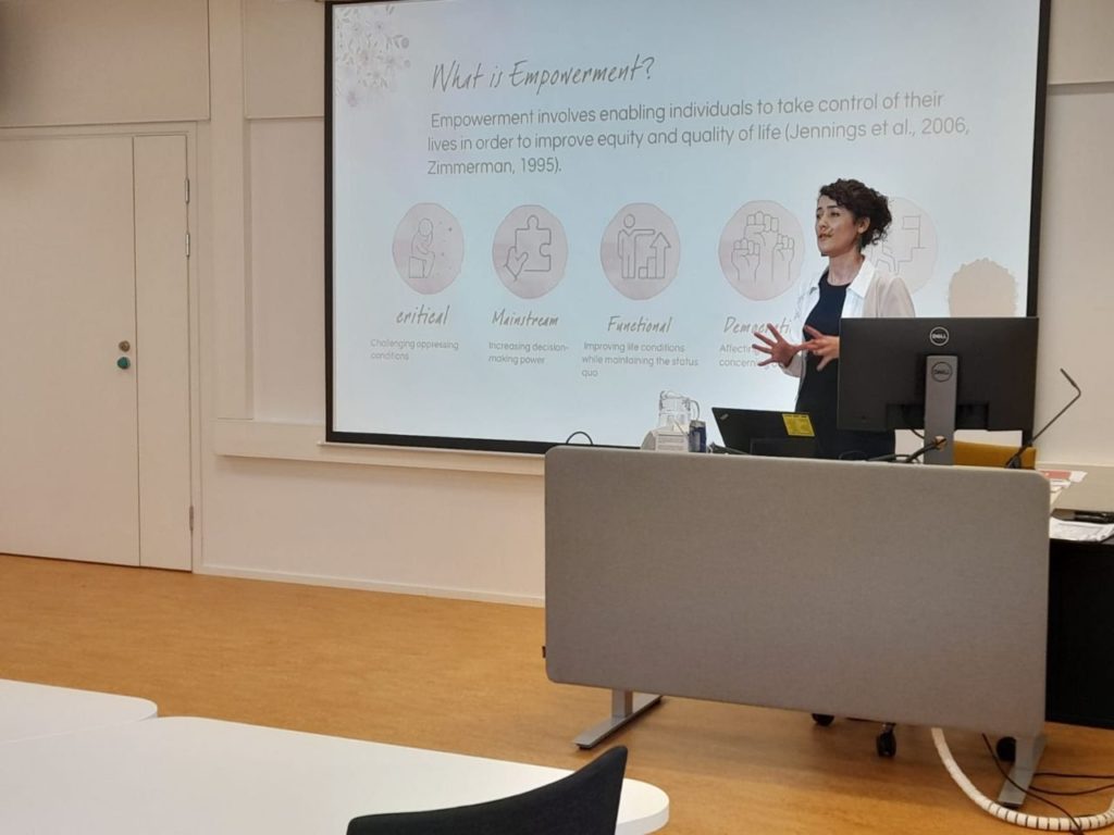 Najme Babai introducing the concept of empowerment at the workshop Futures Thinking Meets Computational Empowerment: Imagining Data Empowerment.